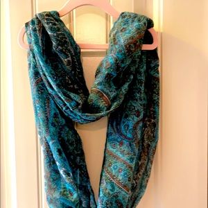 5/$5 Infinity scarf 🧣